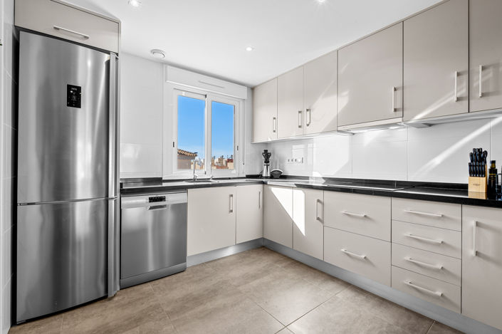 Image No.8-2 Bed Apartment for sale