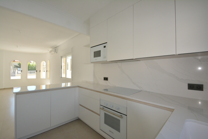 Image No.10-2 Bed Villa for sale