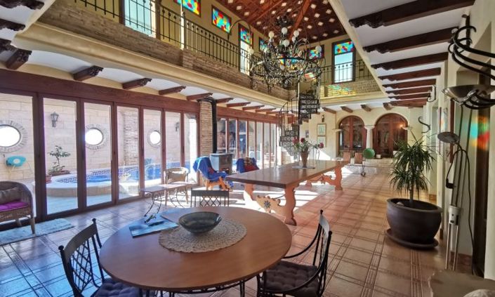 Image No.1-4 Bed Villa for sale