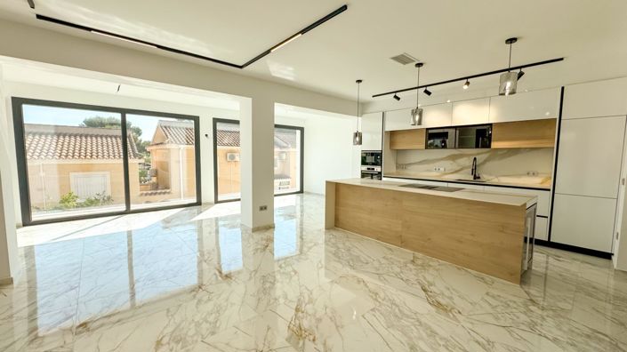 Image No.17-4 Bed Villa for sale