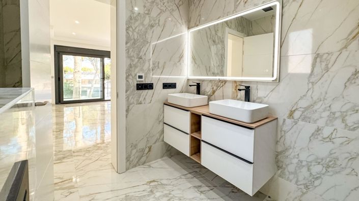 Image No.29-4 Bed Villa for sale