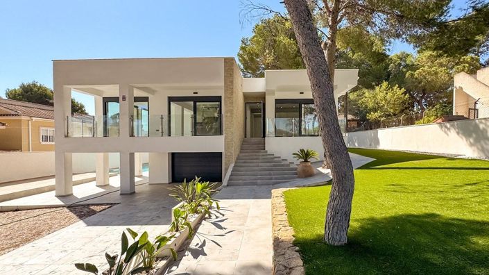 Image No.3-4 Bed Villa for sale