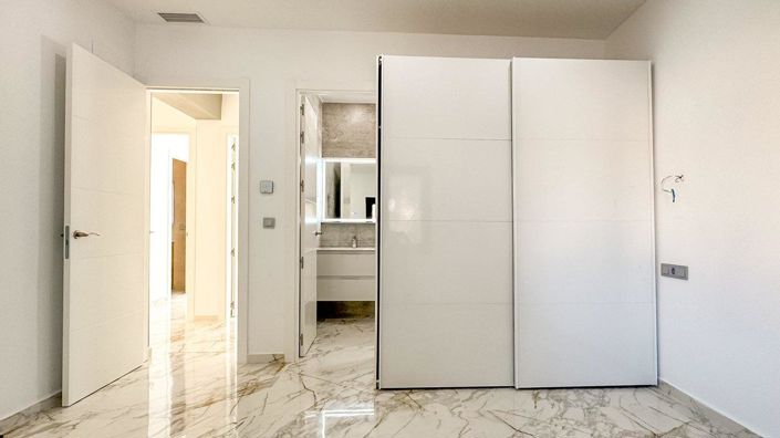 Image No.33-4 Bed Villa for sale