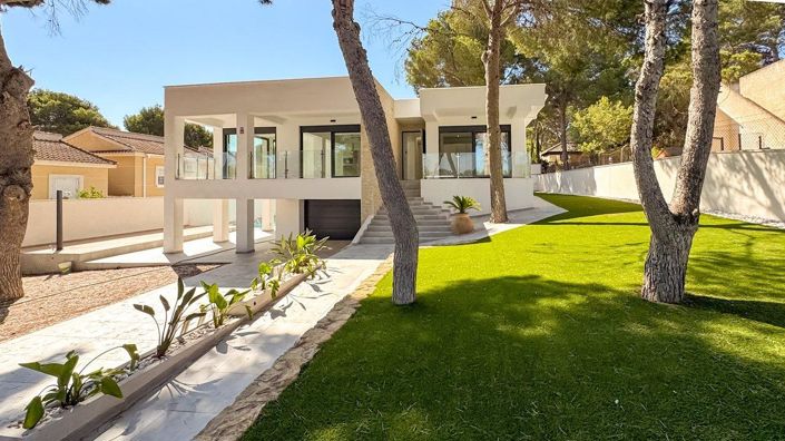 Image No.4-4 Bed Villa for sale