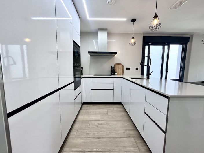 Image No.4-Villa de 4 chambres à vendre à Playa Flamenca