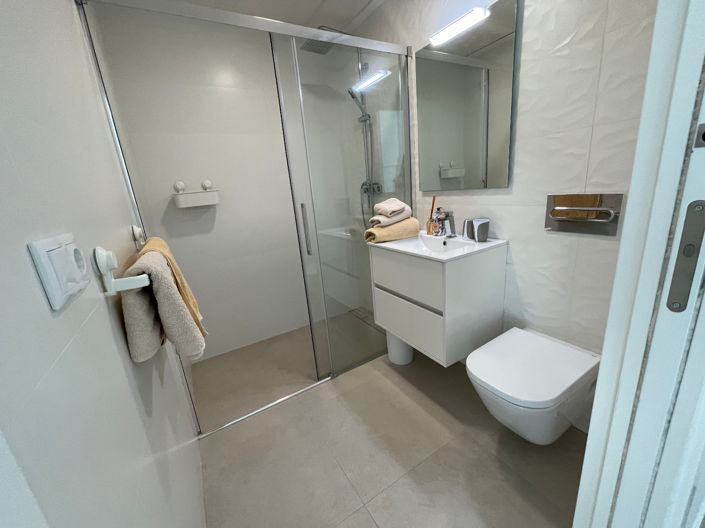 Image No.8-3 Bed Villa for sale