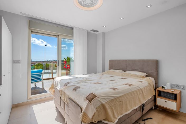 Image No.27-3 Bed Villa for sale