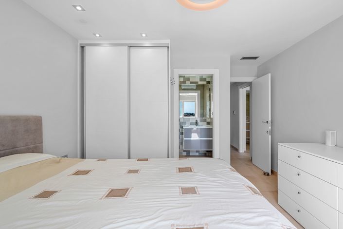 Image No.29-3 Bed Villa for sale