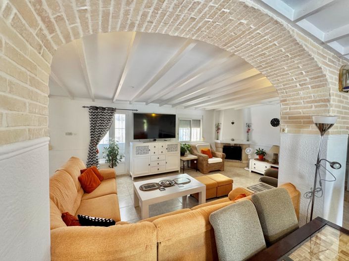 Image No.2-7 Bed Villa for sale