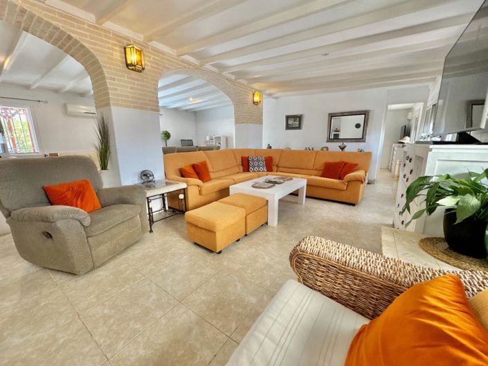 Image No.20-7 Bed Villa for sale