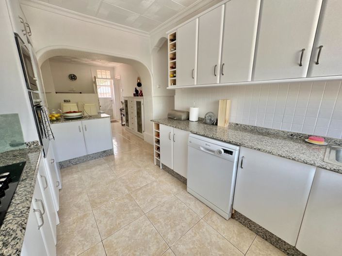 Image No.40-7 Bed Villa for sale