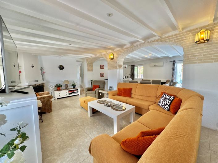 Image No.5-7 Bed Villa for sale