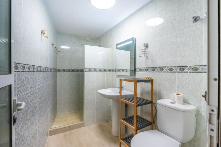 Image No.37-6 Bed Villa for sale