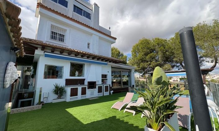 Image No.9-3 Bed Villa for sale
