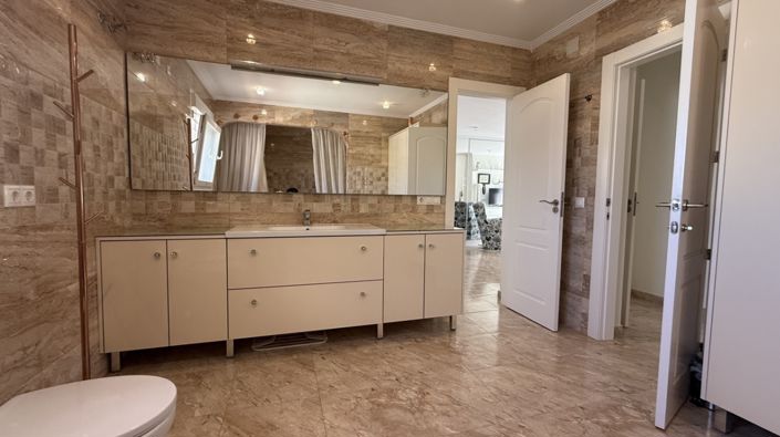 Image No.47-7 Bed Villa for sale