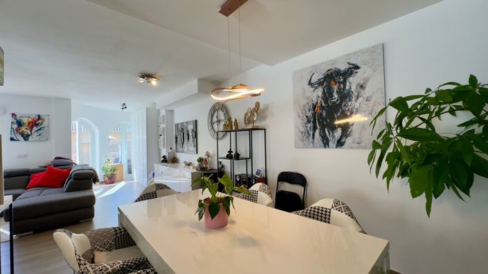 Image No.15-2 Bed Villa for sale