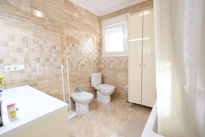 Image No.18-5 Bed Villa for sale