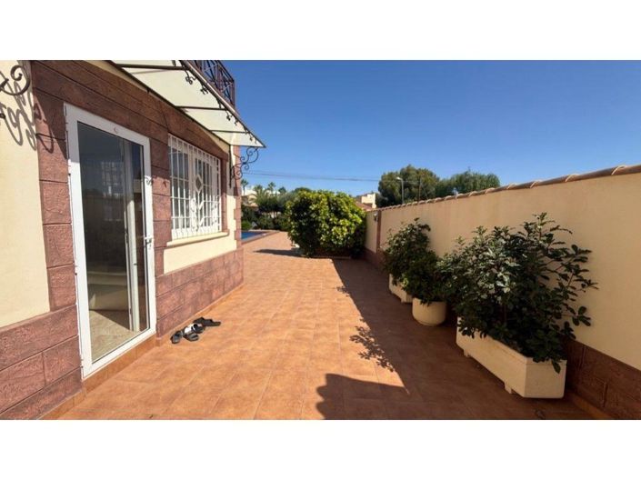 Image No.20-7 Bed Villa for sale