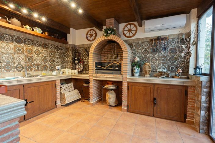 Image No.7-7 Bed Villa for sale