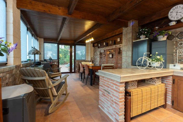 Image No.8-7 Bed Villa for sale