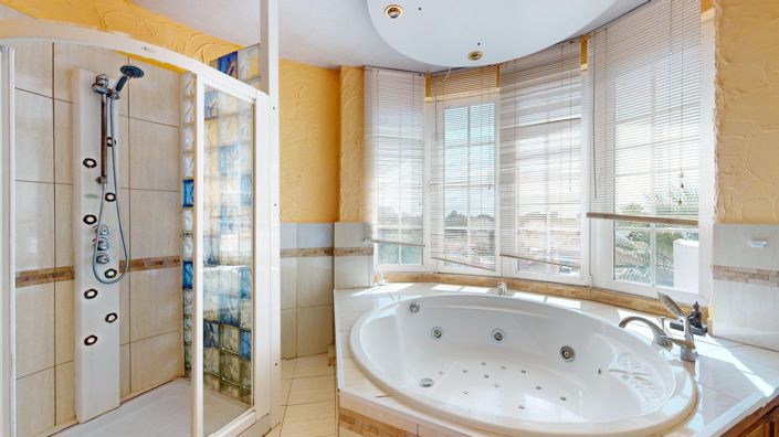 Image No.20-5 Bed Villa for sale