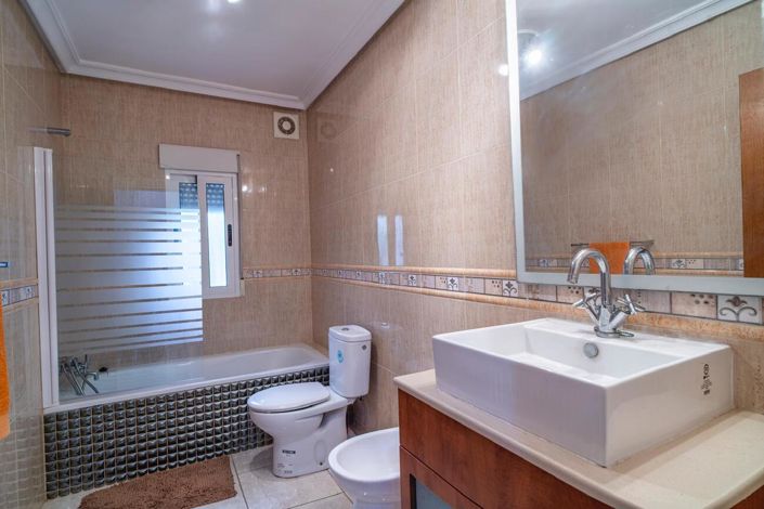 Image No.13-4 Bed Villa for sale