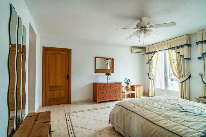 Image No.14-4 Bed Villa for sale