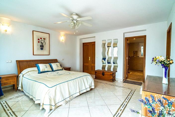 Image No.25-4 Bed Villa for sale