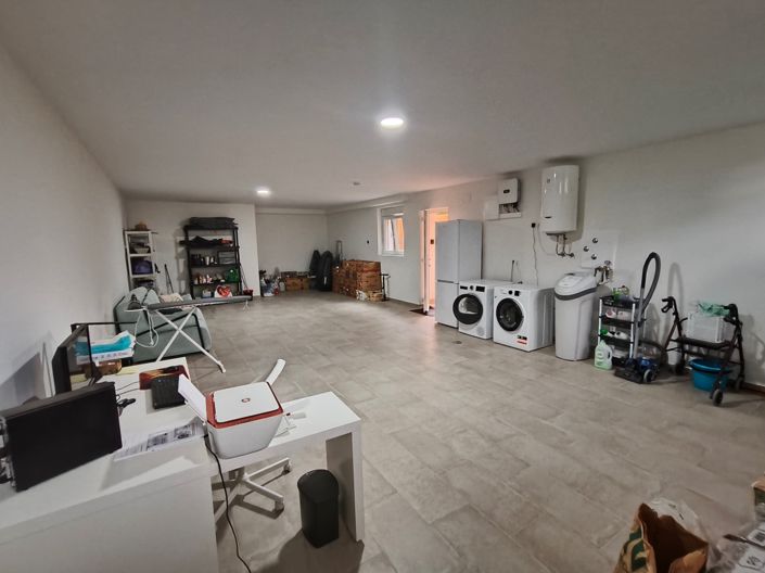 Image No.10-2 Bed Villa for sale