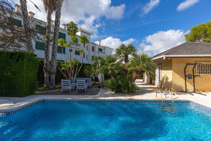 Image No.3-5 Bed Villa for sale