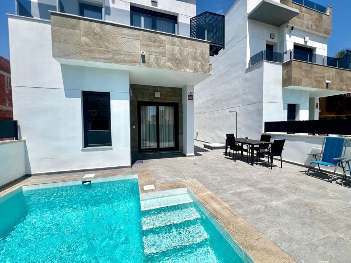 Image No.2-Villa de 3 chambres à vendre à Torrevieja