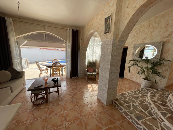 Image No.20-6 Bed Villa for sale