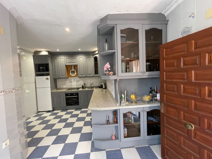 Image No.4-6 Bed Villa for sale