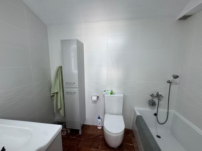 Image No.18-3 Bed Apartment for sale