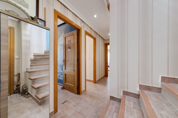 Image No.9-3 Bed Apartment for sale