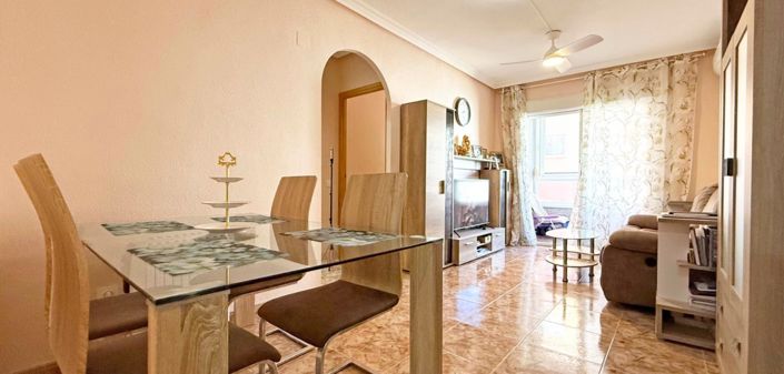 Image No.2-Appartement de 2 chambres à vendre à Torrevieja