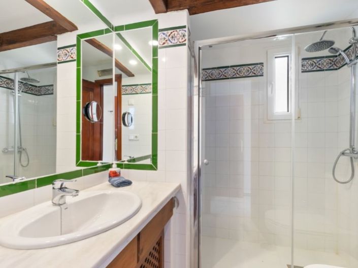 Image No.17-3 Bed Apartment for sale