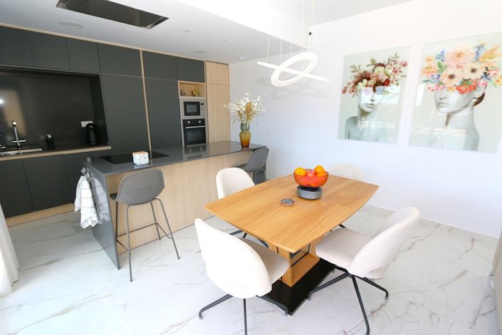 Image No.21-3 Bed Apartment for sale