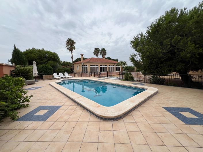 Image No.48-3 Bed Villa for sale