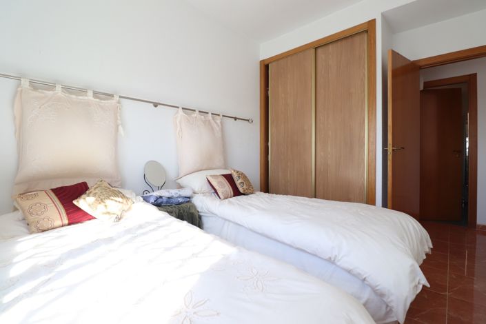 Image No.12-3 Bed Apartment for sale