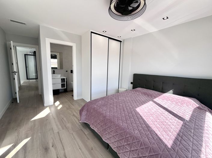 Image No.12-4 Bed Villa for sale