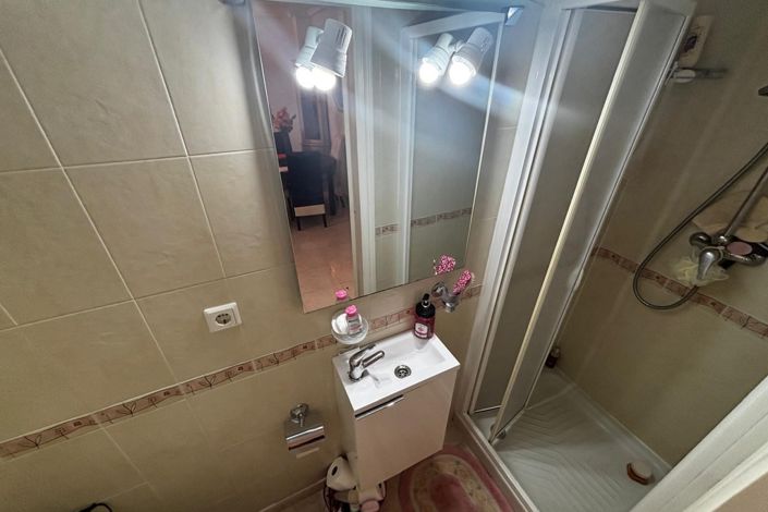 Image No.20-3 Bed Property for sale