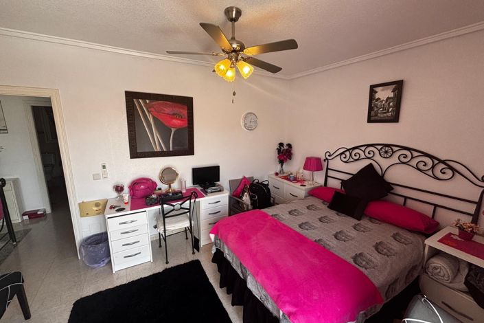 Image No.8-3 Bed Property for sale