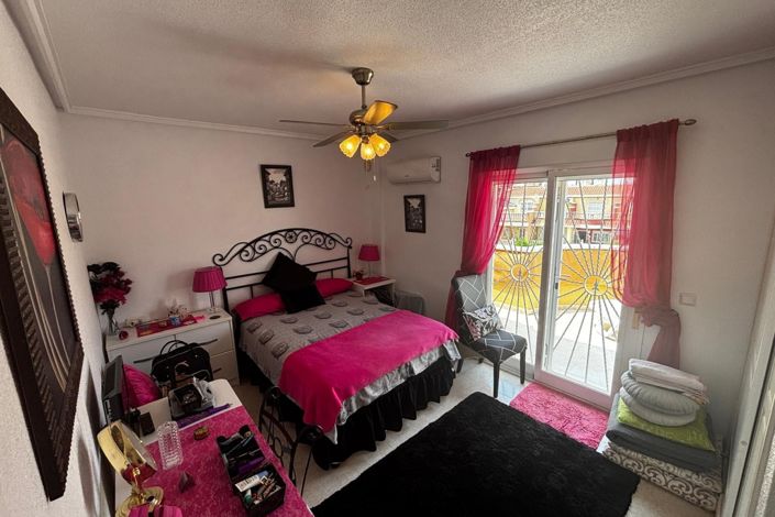 Image No.9-3 Bed Property for sale