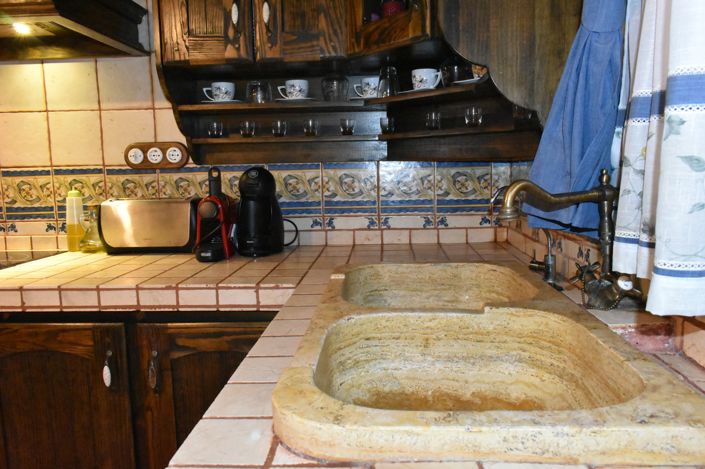 Image No.8-3 Bed Property for sale