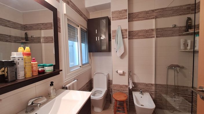 Image No.12-3 Bed Property for sale