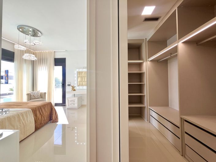 Image No.10-5 Bed Villa for sale