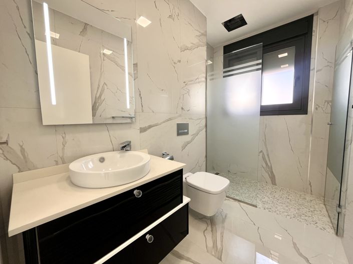 Image No.21-5 Bed Villa for sale