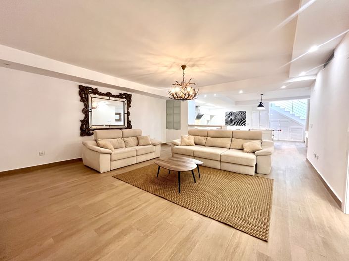 Image No.25-5 Bed Villa for sale