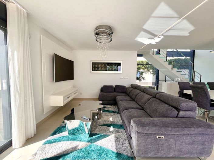 Image No.3-5 Bed Villa for sale